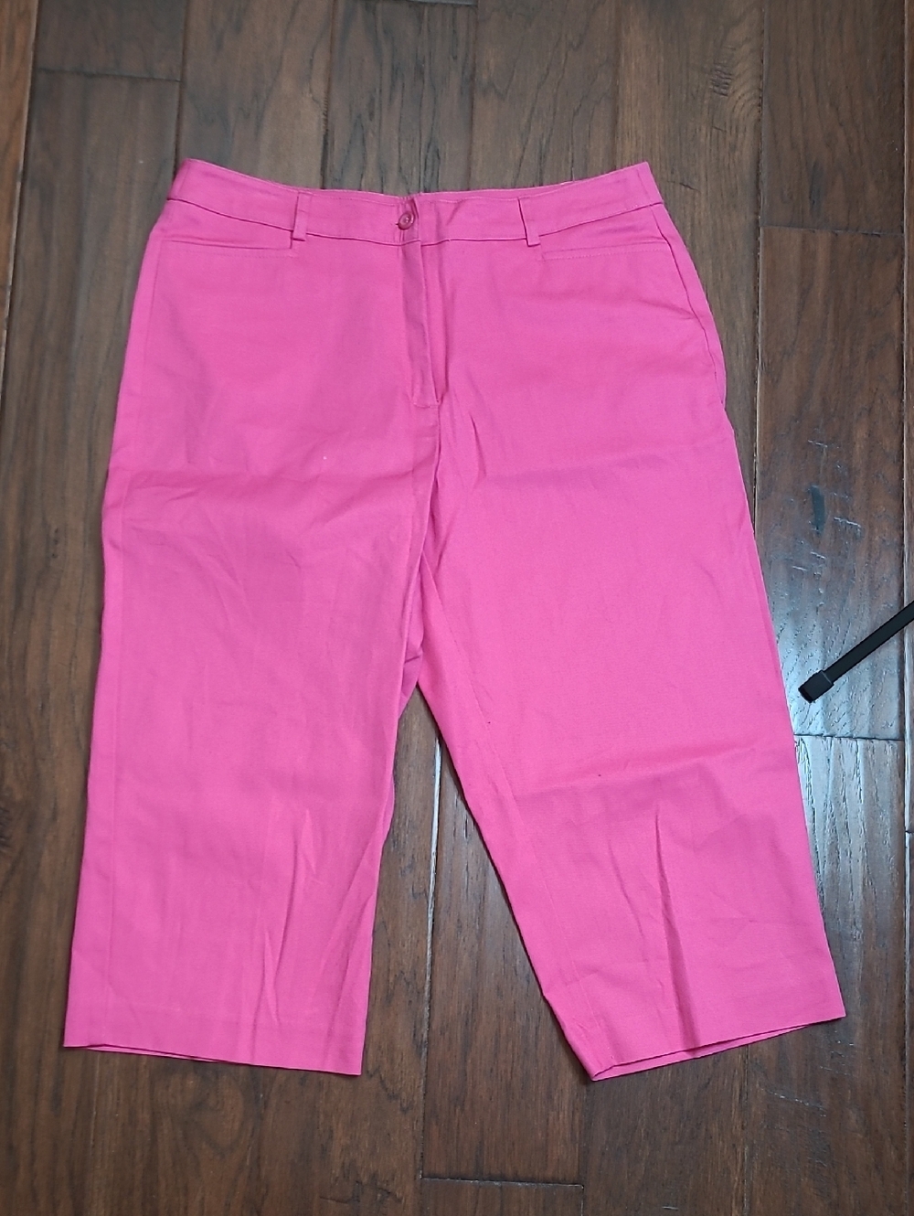 Harve Benard Hot Pink Capris Size 12